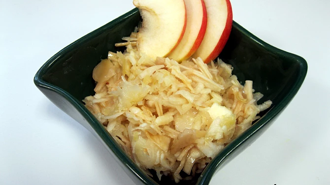 Vitaminová bomba - salát ze dvou druhů zelí
