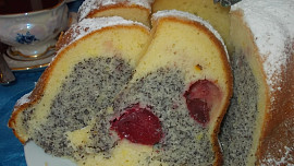 Vláčná  tvarohová  bábovka I. s ovocným středem