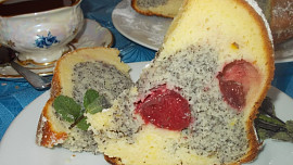 Vláčná  tvarohová  bábovka I. s ovocným středem