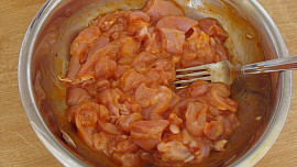 Zapečené špecle s kuřecím masem a zeleninou