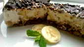 Banánový „cheesecake" s čokoládou a rumem