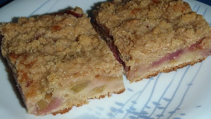 Božský JAREK (JAhodovo-REbarborový Koláč)