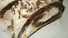 Café  roláda s jablečnou šlehačkovou pěnou