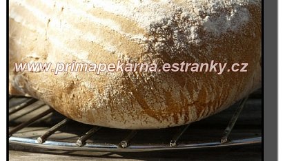 Celokváskový pšenično-žitný chléb