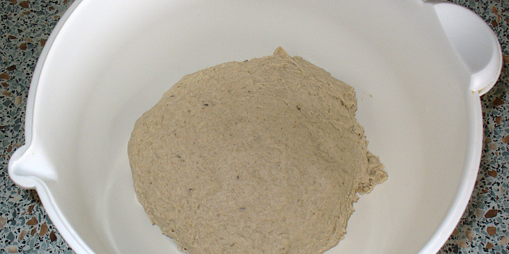 Celokváskový pšenično-žitný chléb (Fáze 2 - přimíchání ostatních surovin a…)