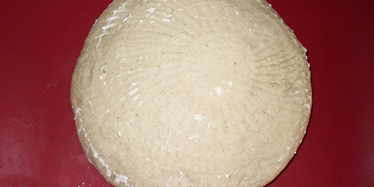 Celokváskový pšenično-žitný chléb (Fáze 4 - překlopení na plech (měla jsem méně…)