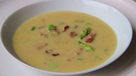 Chřestová polévka s kuřecím masem