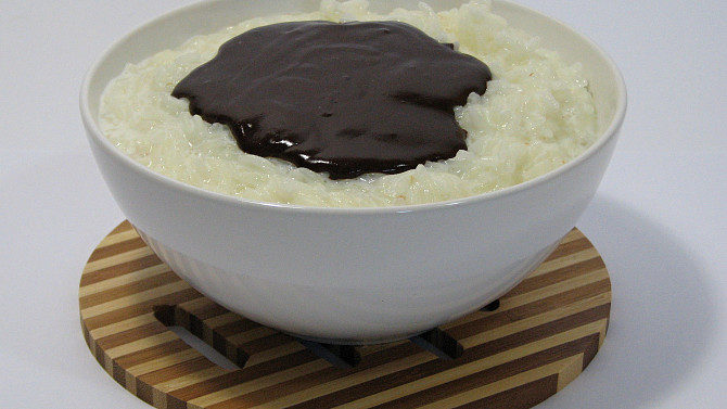 Čokoládová mléčná rýže z hrnce na rýži, Mléčná rýže s čokoládou