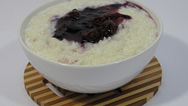 Čokoládová mléčná rýže z hrnce na rýži