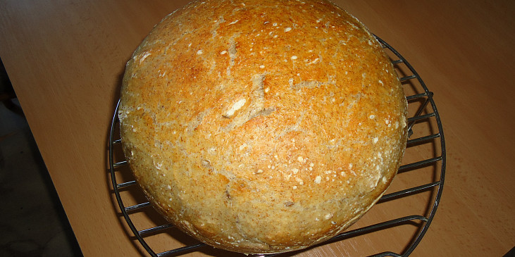 Domácí chléb bez hnětení (můj první chléb bez hnětení)