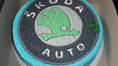 Dort logo FOX, další logo auto škoda