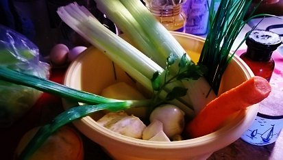 Dvou-celerová polévečka, ingredience...