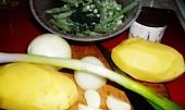 Fazolkovo-hrášková polévka s koprem, suroviny...