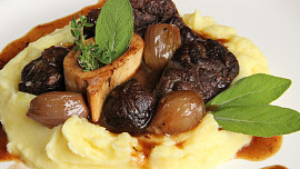 Hovězí osso buco na víně