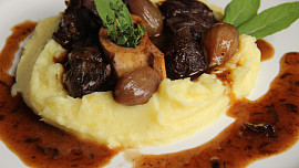 Hovězí osso buco na víně