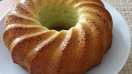 Hrnková pistáciová bábovka