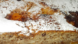 Buchta  s Kofilou, medem a  meruňkami