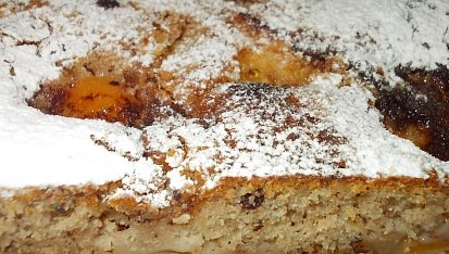 Buchta  s Kofilou, medem a  meruňkami