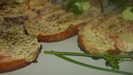 Křenové topinky se sýrem a Wasabi  / pálí moc.../