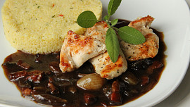 Kuřecí na šalotce a povidlech