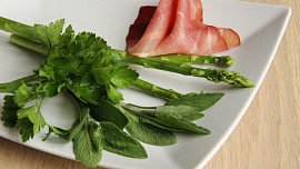 Kuřecí s chřestem na cidru