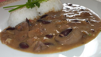Vepřové ledvinky na chilli a  fazolích