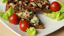 Lilková směs na dva způsoby (na toasty nebo karbanátky)