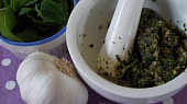 Mátovo-mandlový krém na vepřových medajloncích, Příprava pesta