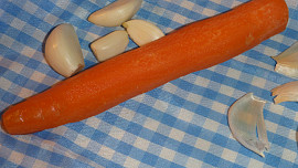 Mrkvový salát s česnekem