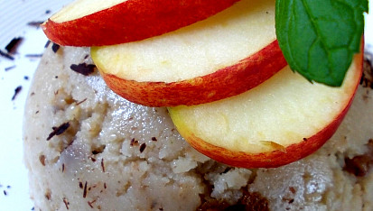 Oříšková krupicová halva