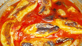 Papriky plněné mixem z masa, hlívy a rýže