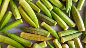 Pečená okra s rajčatovou omáčkou