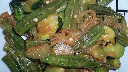 Pečená okra s rajčatovou omáčkou