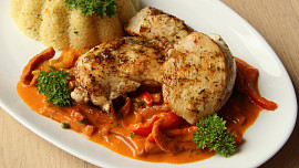 Pikantní papriková omáčka k minutkovým masům