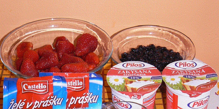 Piškotový řez s ovocem (Suroviny na koláč)