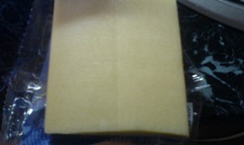 Plněná kapsa ve smetanovo-sýrové omáčce