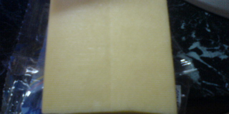 Plněná kapsa ve smetanovo-sýrové omáčce