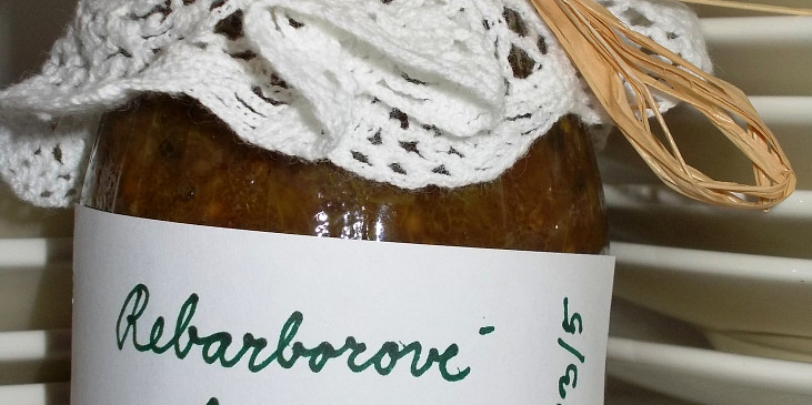 Rebarborové chutney