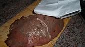 Rump steak v bylinkách, steak pořádně otřeme