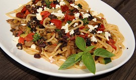 Špagety s olivovou tapenadou