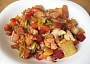 Teplý zeleninový salát s kuřecím masem