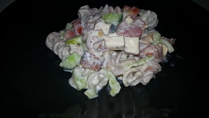 Těstovinový salát s marinovaným tofu