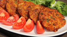 Uzené  karbanátky se zelím