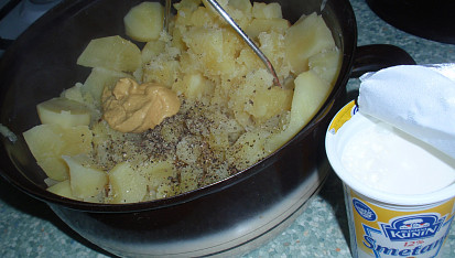 Zapečené kotlety s pepřovo-dijonskou kaší