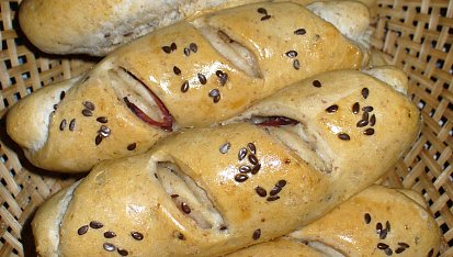 Záviny a rohlíky z pizzového těsta