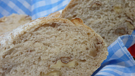 Ždímaný ořechový chléb