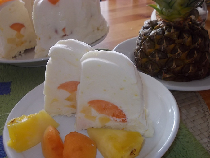 Bábovková meruňkovo  -  ananasová  zmrzlina