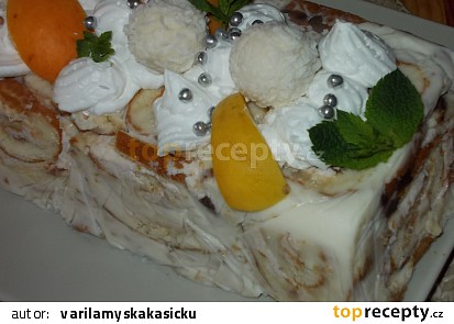 Bombastický  dortík z  roládek,   ovoce a tvarohu