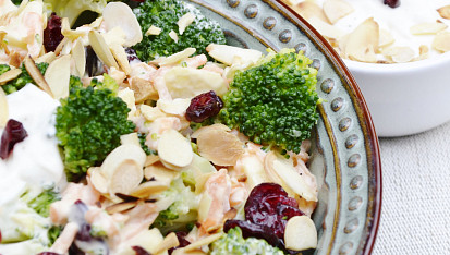 Brokolicovo - jablkovy salat