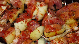 Špízy s  česnekovou marinádou a rozmarýnem